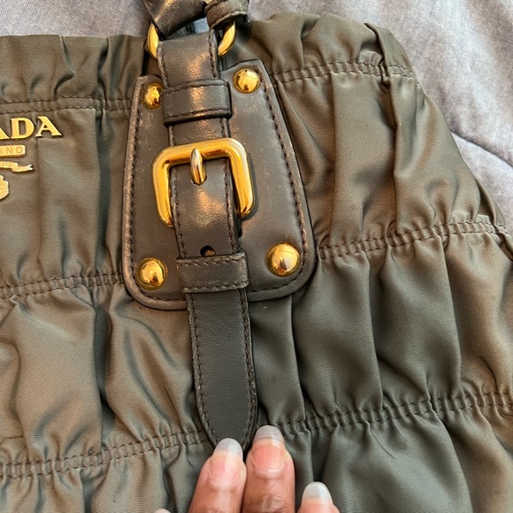 Authentic Prada handbag - Picture 11 of 15